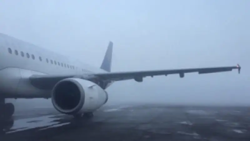 В аэропортах Алматы и Астаны задерживаются рейсы