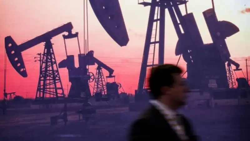 Эксперт: цена барреля нефти в 2016 году составит $20-$49