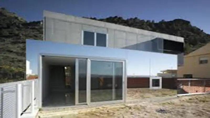 Строительство двух и более жилых домов на одном участке не может быть узаконено - комиссии по легализации