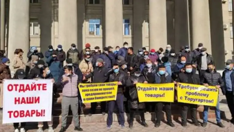 Сразу пять митингов проходит в Бишкеке
