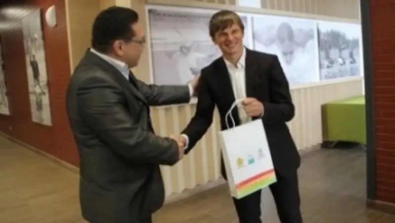 Аршавин посетил строящийся паралимпийский центр Астаны