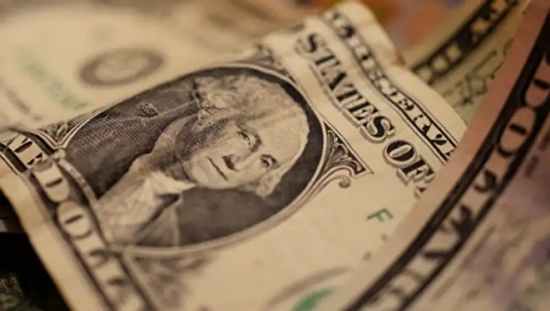 Доллар дешевеет перед выступлением главы ФРС США