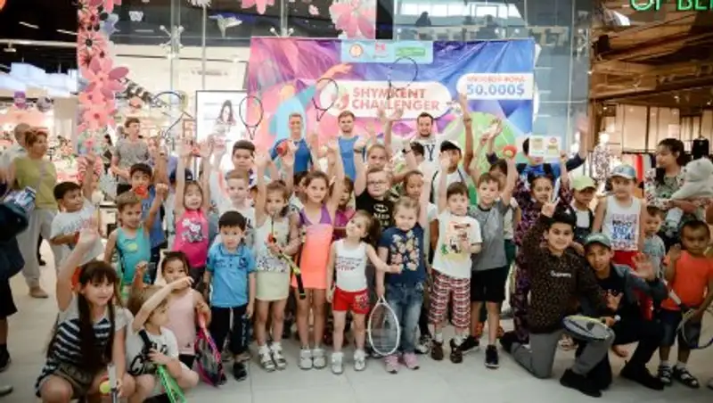Казахстанские теннисисты провели мастер-класс в Shymkent Plaza