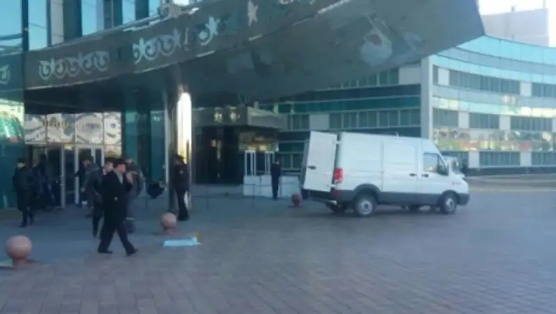 В ДВД Астаны не подтвердили информацию о предсмертной записке упавшей с 29 этажа женщины