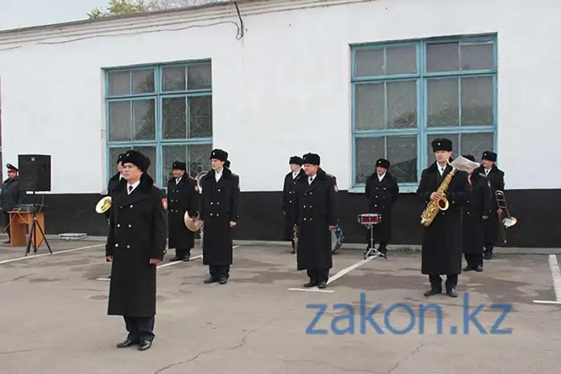 В Алматы сегодня дан старт пилотному проекту «Универсальный полицейский» (фото) В Алматы сегодня дан старт пилотному проекту «Универсальный полицейский» (фото), фото - Новости Zakon.kz от 01.11.2013 23:30