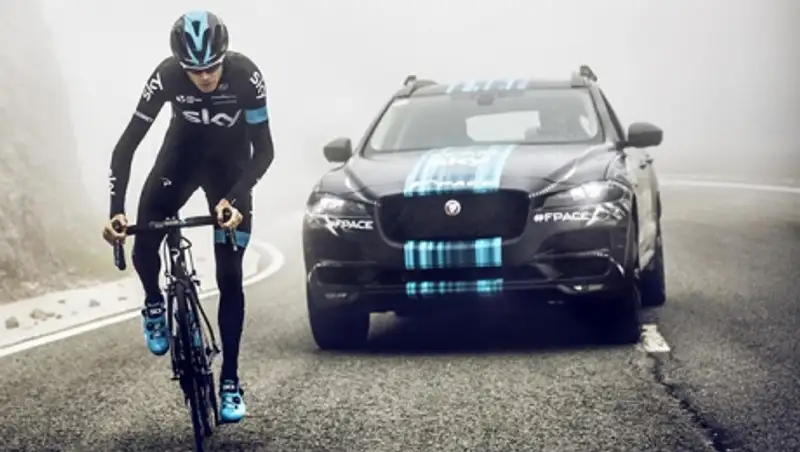 Jaguar показал предсерийный кроссовер F-Pace