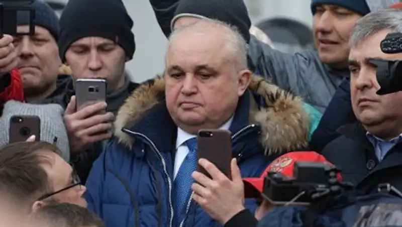 Вице-губернатор на коленях попросил у кемеровчан прощения за "Зимнюю вишню"