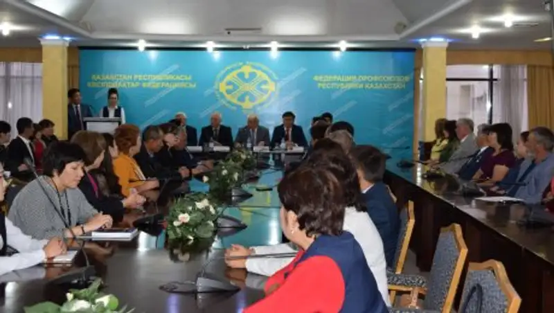 В Астане чествовали людей труда