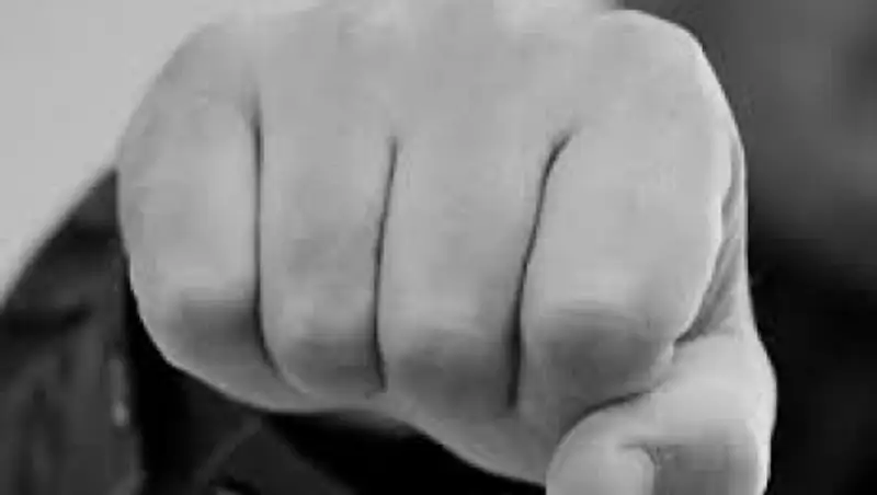 В ВКО в отделе полиции пьяный пенсионер ударил по лицу полицейского через решетку камеры