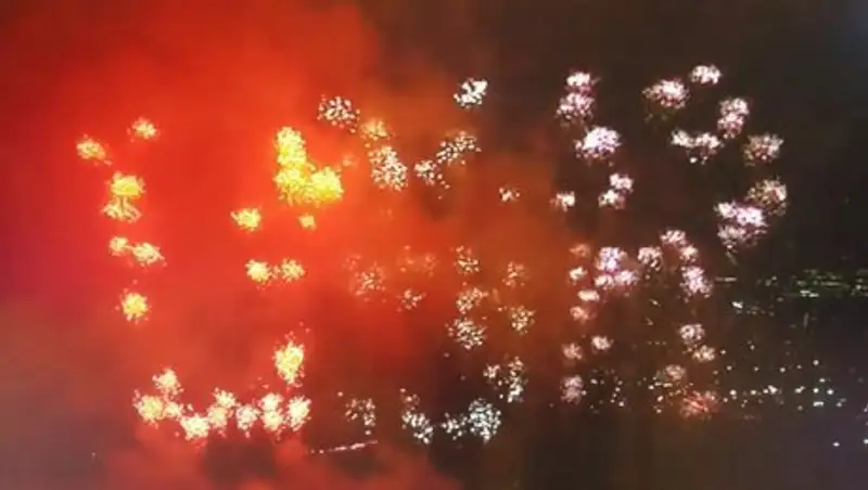 "Соединенные Штаты России": салют в Вашингтоне сложился в буквы USR