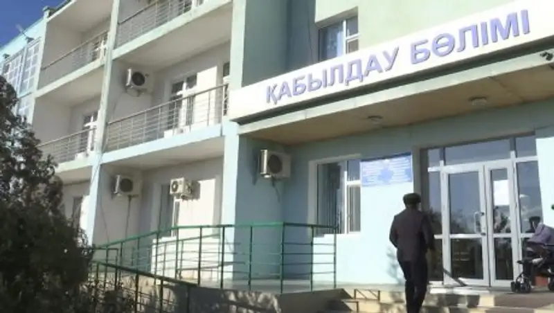 Пришла в сознание девочка, лишившаяся ног в жутком ДТП в Жанаозене