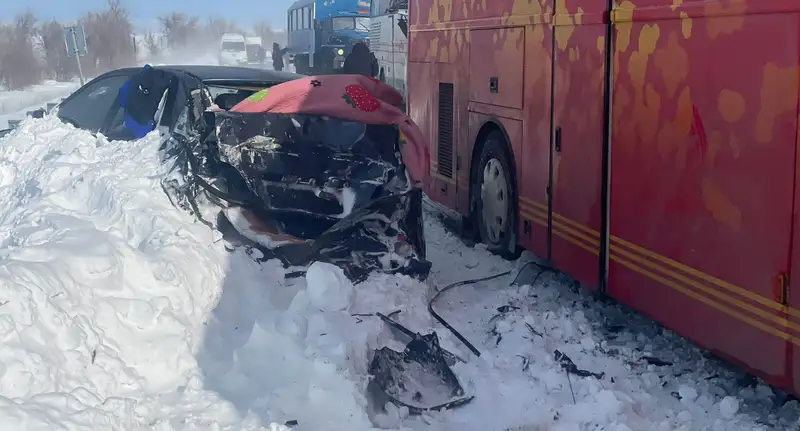 Массовое ДТП на трассе Алматы – Шымкент: пострадали 25 человек