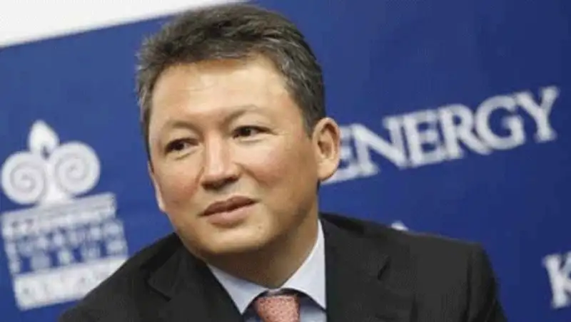 Президент Казахстанской федерации бокса вучил премии победителям и призерам ЧМ - 2013