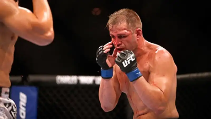 Соперник Емельяненко получил травму позвоночника