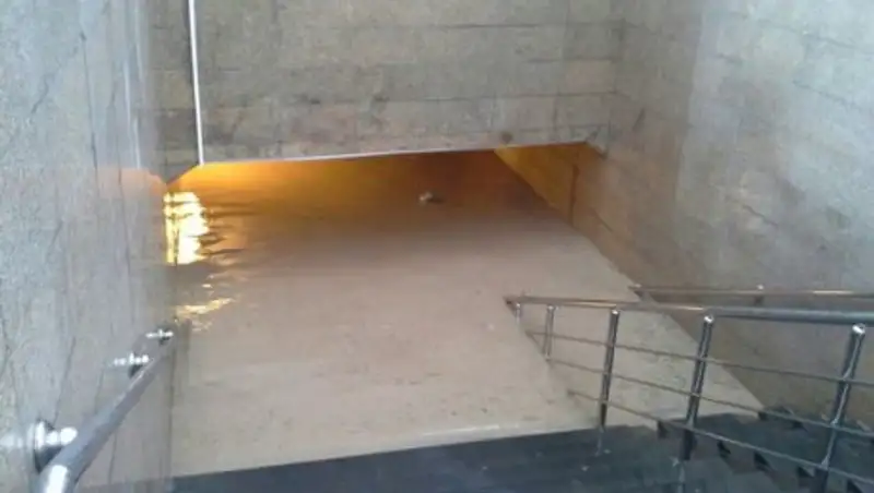 Экстренные и коммунальные службы Алматы ликвидируют последствия сильных осадков