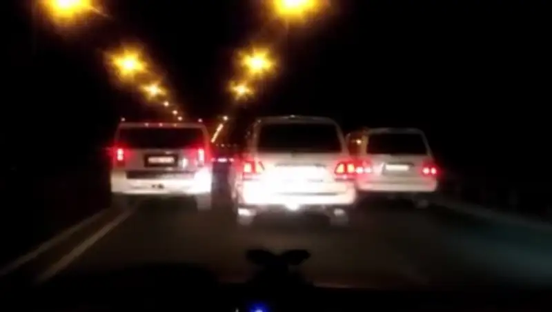 Депутат маслихата ЮКО предложил легализовать свадебные кортежи