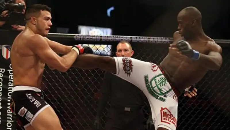 16 нокаутов на двоих. Кеон Колдуэлл против Максима Дивнича на M-1 Challenge 75