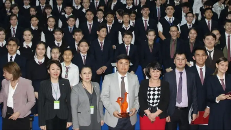 Директор Палаты предпринимателей Кызылординской области ответил на вопросы школьников