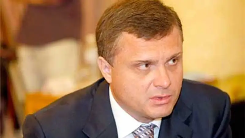 Янукович не принял отставку главы президентской администрации