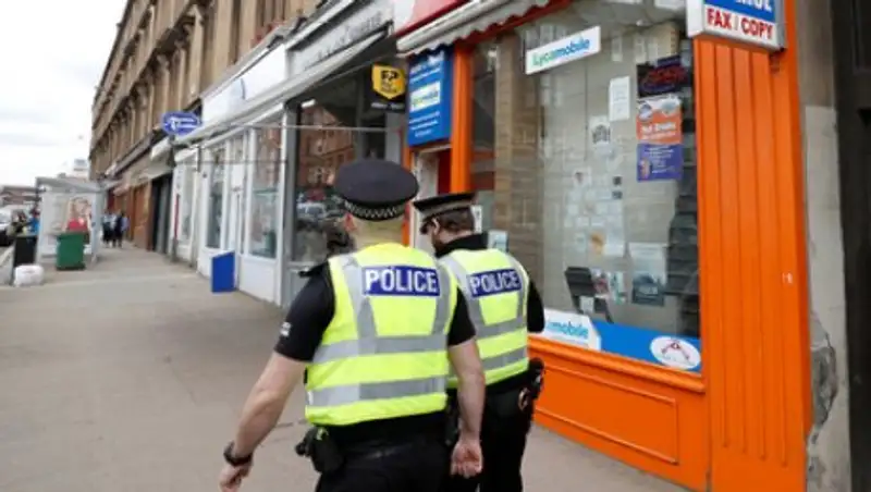 Трех человек облили токсичным веществом в Британии