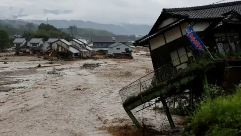 Принцесса Японии отложила объявление о помолвке из-за наводнений на юге страны
