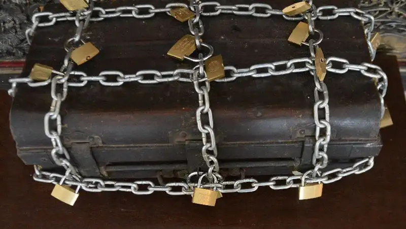 Связали сторожа и взломали сейф: логистическую компанию ограбили в Талдыкоргане