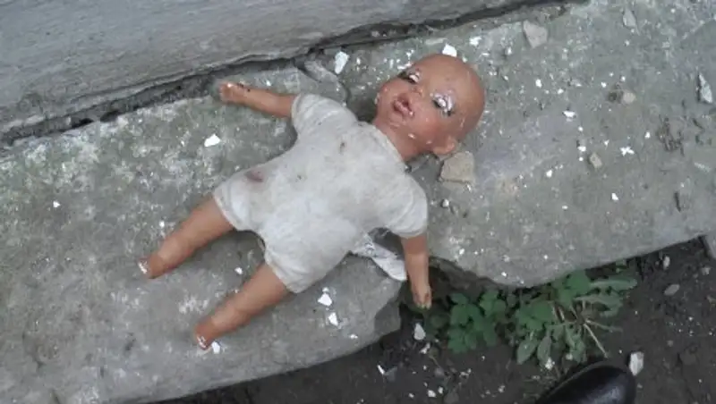 Двух 3-летних детей, живущих в жутких условиях, нашли в Алматы