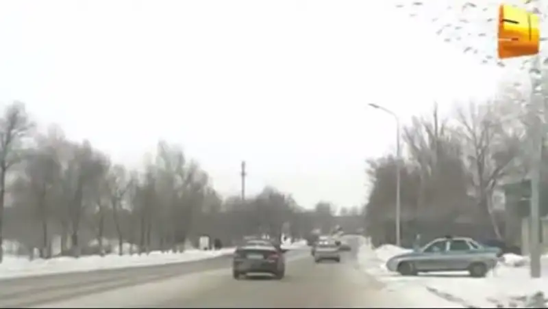 Карагандинские водители нашли способ избегать встречи с дорожными полицейскими