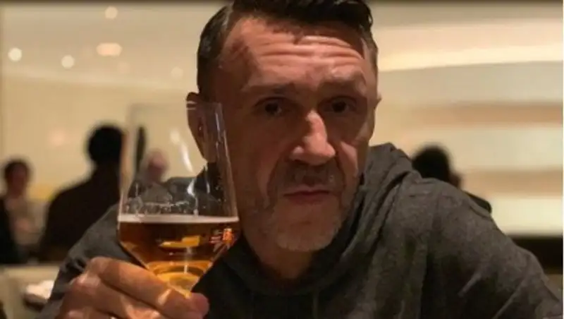 Шнуров посвятил стихотворение конфликту Друзя и Бера