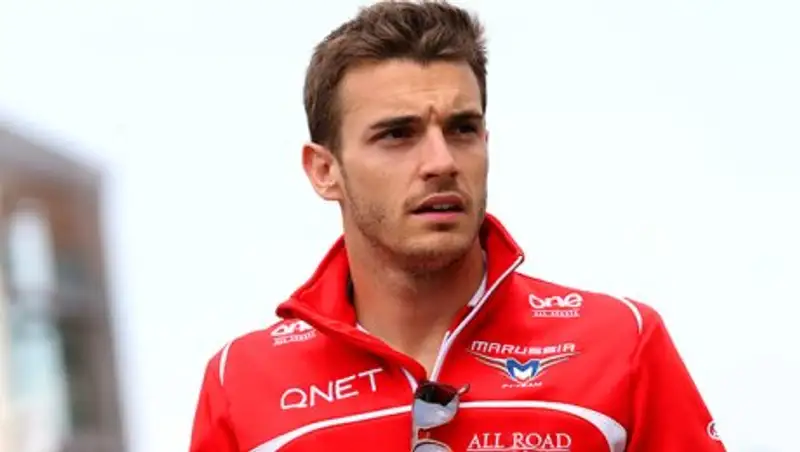 Семья погибшего гонщика Бьянки подает иск к "Формуле-1"