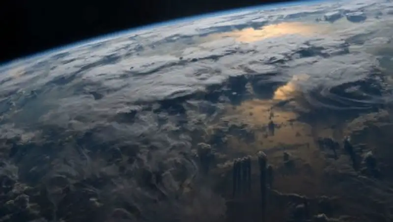 Комната с шикарным видом: завораживающие фото Земли с Международной космической станции