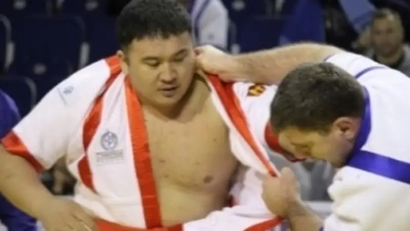 Айбек Нугымаров стал трехкратным чемпионом мира
