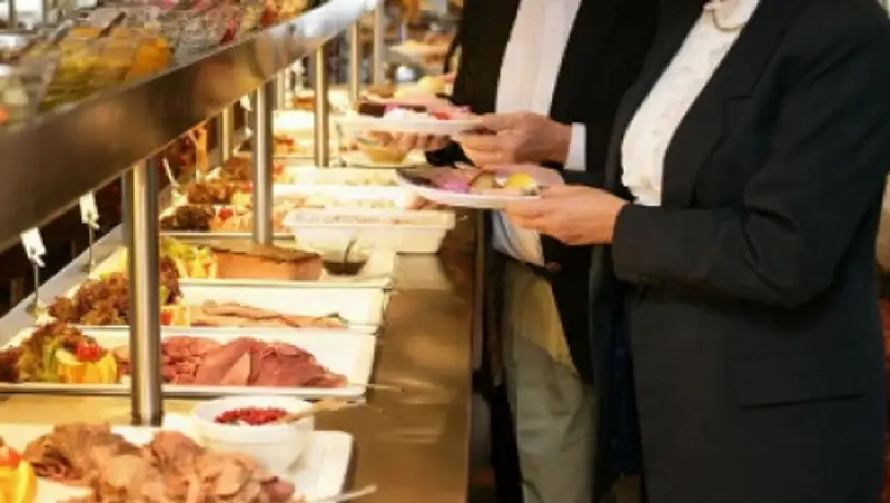 Аренда столовых в госучреждениях стала дорогой для бизнесменов