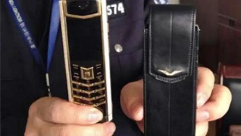 В Китае полиция вернула владельцу утерянный Vertu стоимостью 110 тысяч долларов