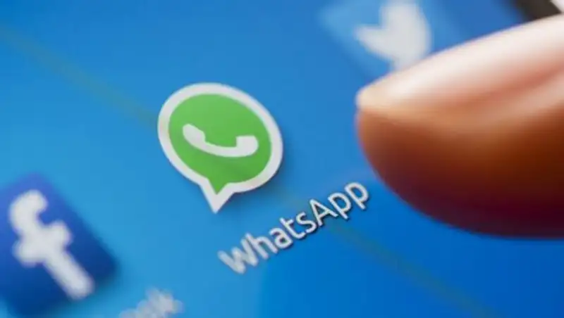 Сайт Zakon.kz сменил WhatsApp-номер редакции