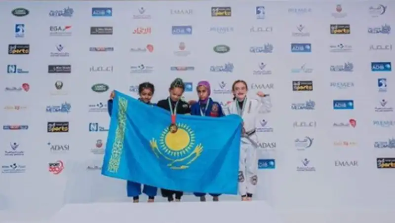 12-летняя спортсменка из Казахстана стала двукратной чемпионкой мира по джиу-джитсу