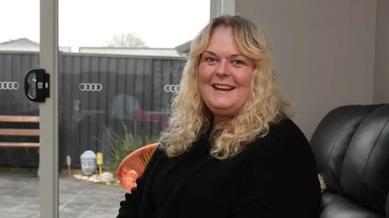 Из-за плотоядной бактерии австралийке пришлось сделать 15 операций и заново учиться ходить