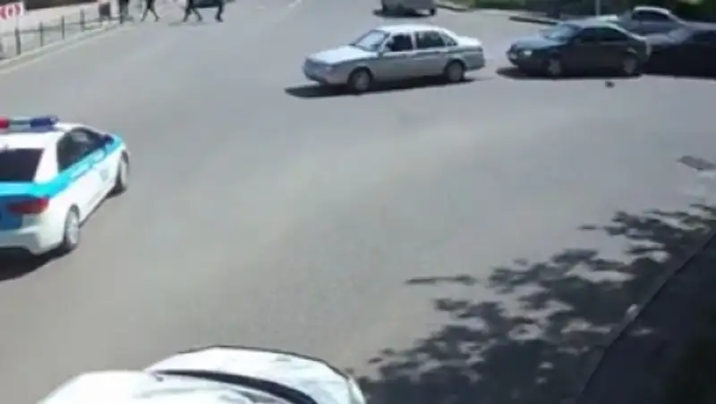 В Караганде из-за нарушения ПДД полицейскими произошла авария 