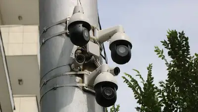 Плюющихся астанчан будут отслеживать камеры , фото - Новости Zakon.kz от 18.08.2022 11:13