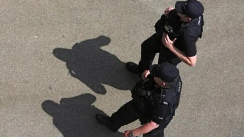 В британской школе 14-летний мальчик ранил ножом учителя