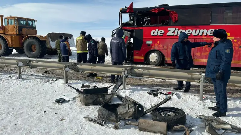 Массовое ДТП на трассе Алматы – Шымкент: пострадали 25 человек