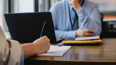 Перечень профессий для самостоятельного трудоустройства иностранцев утвердили в Казахстане, фото - Новости Zakon.kz от 30.06.2023 10:44