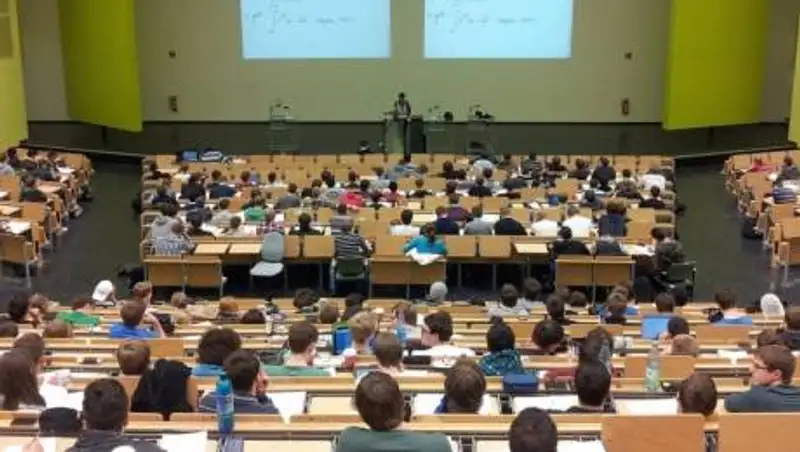 На грани закрытия - еще один казахстанский вуз лишен лицензии