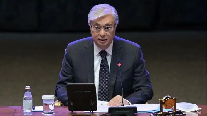 Не нужно душить бизнес – Токаев поручил пересмотреть карантинные ограничения