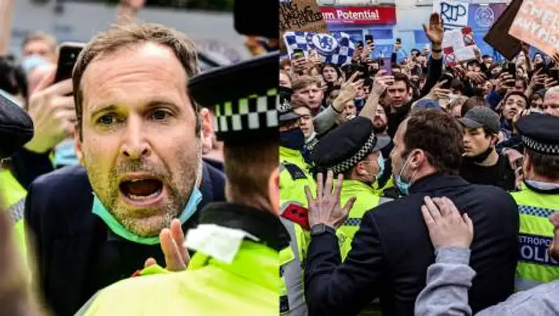 Фанаты "Челси" протестуют против вступления клуба в Суперлигу