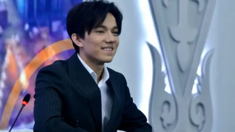 Димаш сделал подарок Джеки Чану