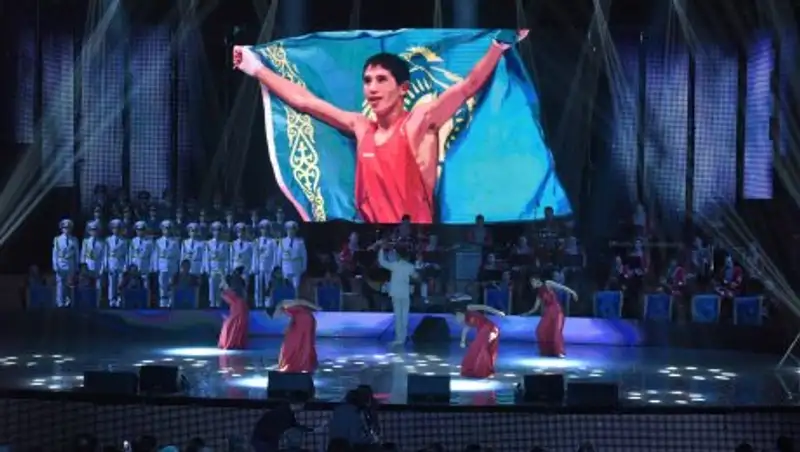 Гвардейцы почтили память Бекзата Саттарханова и Дениса Тена