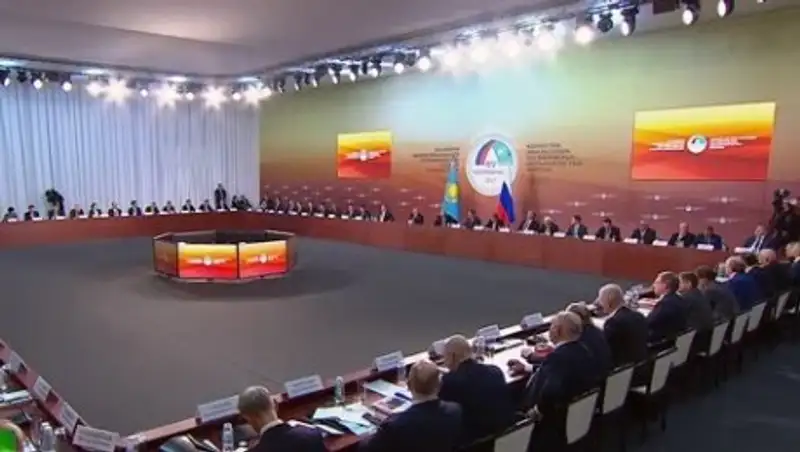 Назарбаев предложил открывать филиалы российских вузов на юге Казахстана