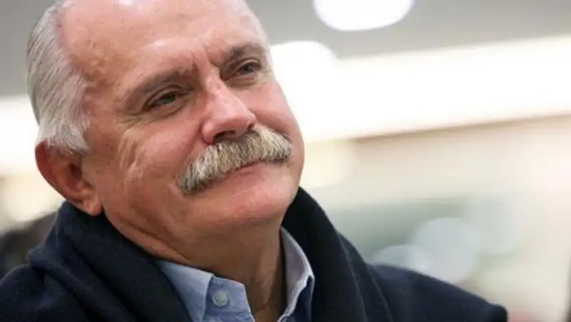 Режиссера Михалкова прооперировали