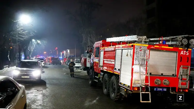 35 человек эвакуировали при пожаре из многоэтажки в Кокшетау